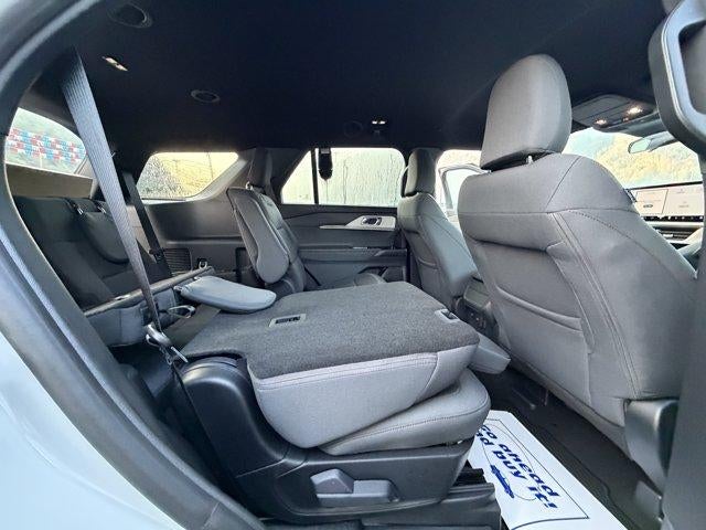 2027 Ford Explorer Active w/200A Pkg 4WD