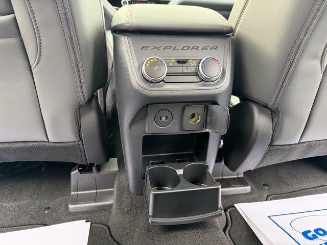 2027 Ford Explorer Active w/200A Pkg 4WD