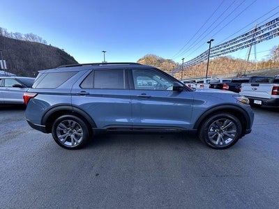 2026 Ford Explorer Active w/200A Pkg 4WD