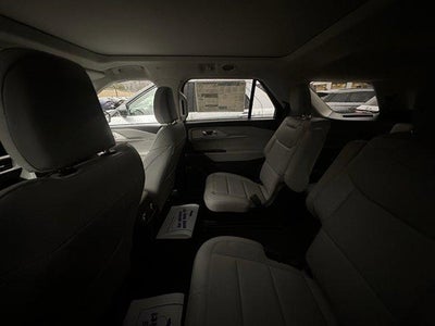 2026 Ford Explorer Active w/200A Pkg 4WD