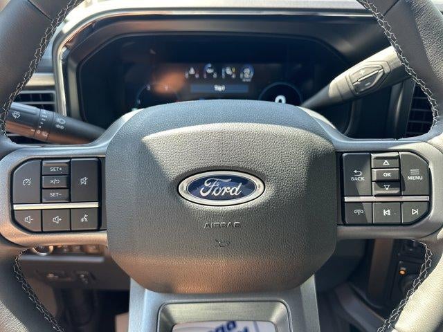 2026 Ford Super Duty F-350 DRW LARIAT 4WD Crew Cab 8' Box