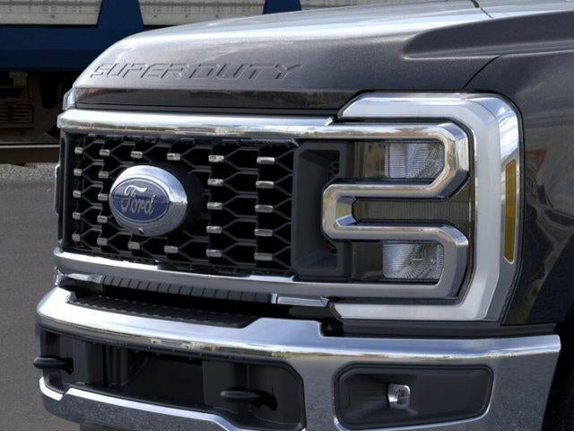 2026 Ford Super Duty F-350 DRW LARIAT 4WD Crew Cab 8' Box