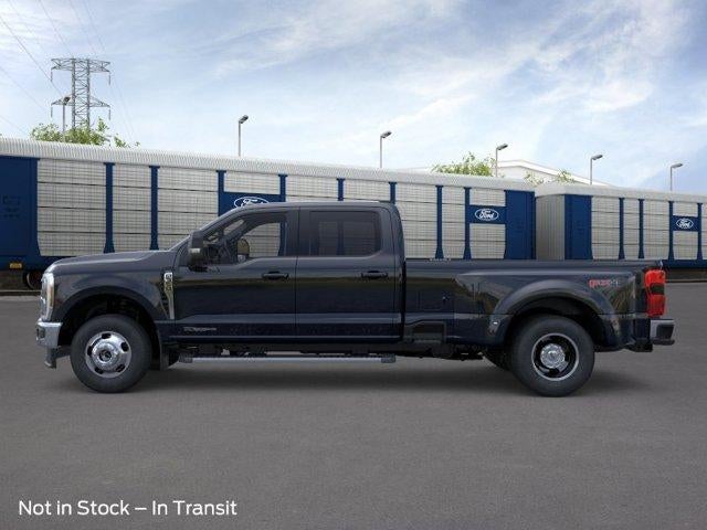 2026 Ford Super Duty F-350 DRW LARIAT 4WD Crew Cab 8' Box