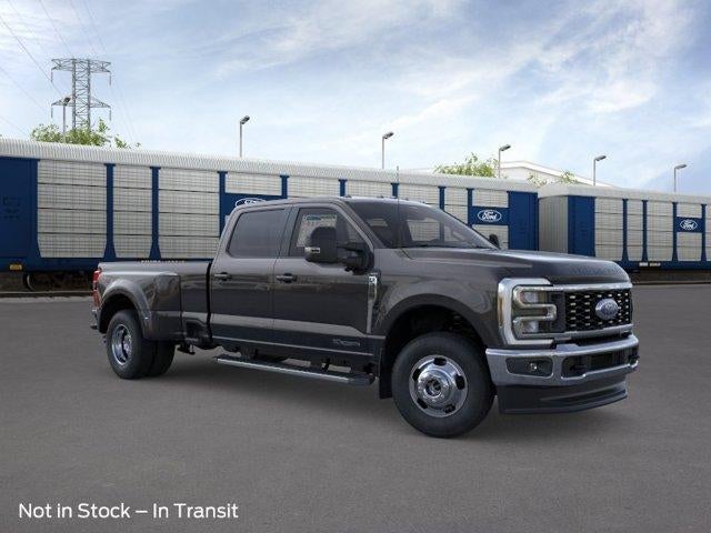 2026 Ford Super Duty F-350 DRW LARIAT 4WD Crew Cab 8' Box