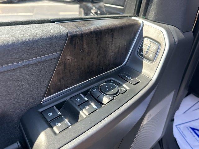 2026 Ford Super Duty F-350 DRW LARIAT 4WD Crew Cab 8' Box
