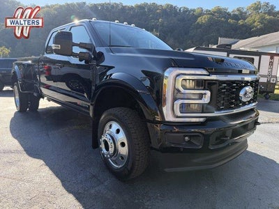2027 Ford Super Duty F-450 DRW Platinum 4WD Crew Cab 8' Box