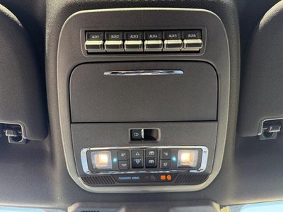 2027 Ford Super Duty F-450 DRW Platinum 4WD Crew Cab 8' Box