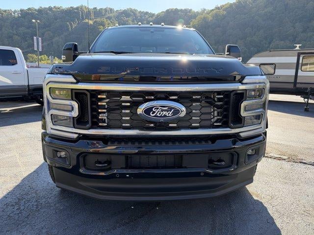 2027 Ford Super Duty F-450 DRW Platinum 4WD Crew Cab 8' Box
