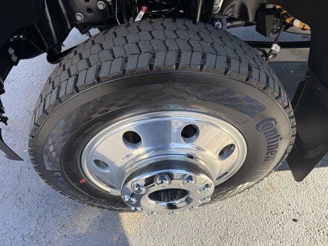 2027 Ford Super Duty F-450 DRW Platinum 4WD Crew Cab 8' Box