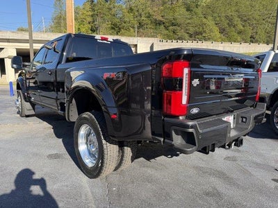2027 Ford Super Duty F-450 DRW Platinum 4WD Crew Cab 8' Box