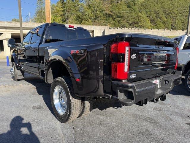 2027 Ford Super Duty F-450 DRW Platinum 4WD Crew Cab 8' Box