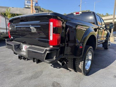 2027 Ford Super Duty F-450 DRW Platinum 4WD Crew Cab 8' Box