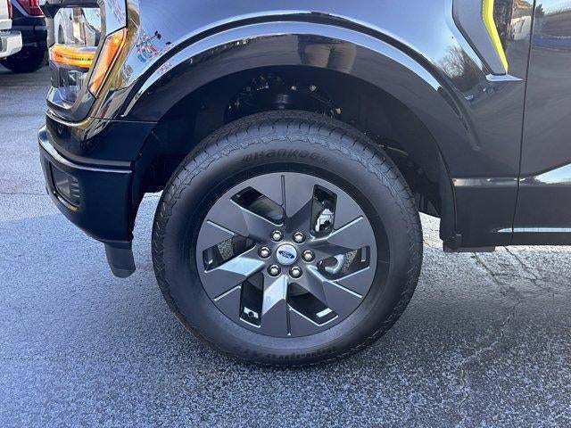 2025 Ford F-150 STX 4WD SuperCrew 5.5' Box