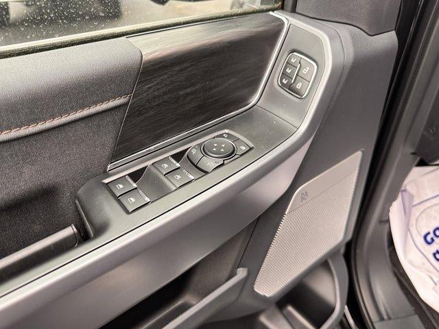 2025 Ford F-150 LARIAT 4WD SuperCrew 5.5' Box