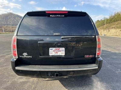 2007 GMC Yukon Denali AWD 4dr
