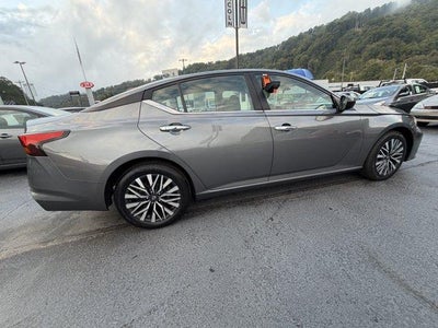 2024 Nissan Altima 2.5 SV Sedan
