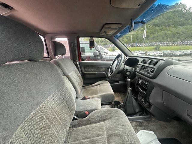 2000 Nissan Frontier 4WD XE