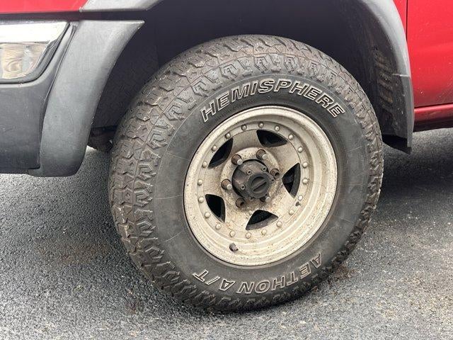 2000 Nissan Frontier 4WD XE