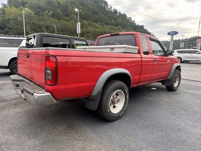 2000 Nissan Frontier 4WD XE