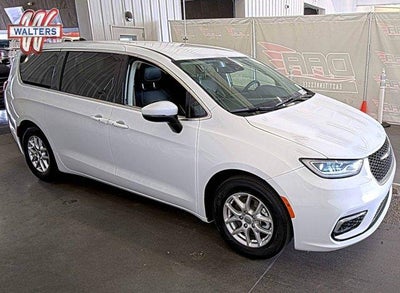 2023 Chrysler Pacifica Touring L FWD