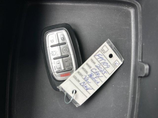 2025 Chrysler Pacifica Select FWD