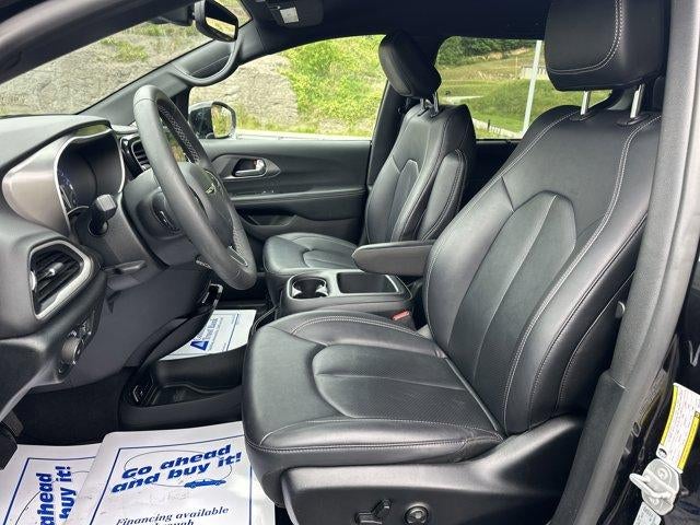 2025 Chrysler Pacifica Select FWD