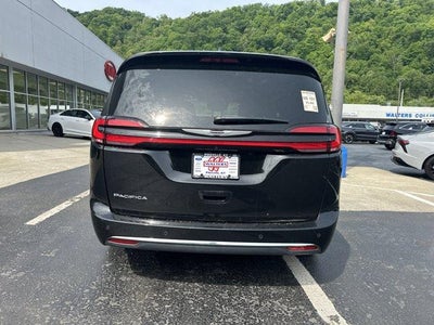 2025 Chrysler Pacifica Select FWD