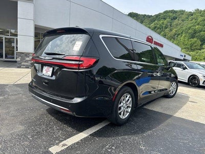 2025 Chrysler Pacifica Select FWD