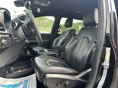 2025 Chrysler Pacifica Select FWD