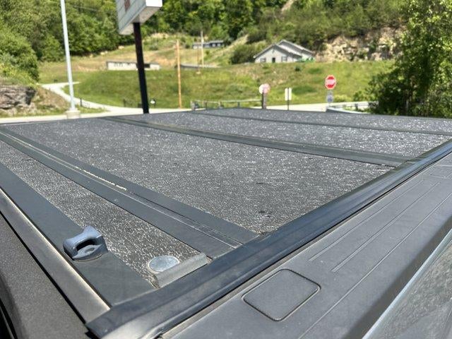2017 GMC Sierra 1500 Crew Cab Short Box 4-Wheel Drive SLT