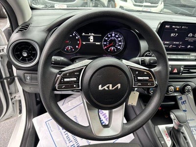 2024 Kia Forte LXS IVT