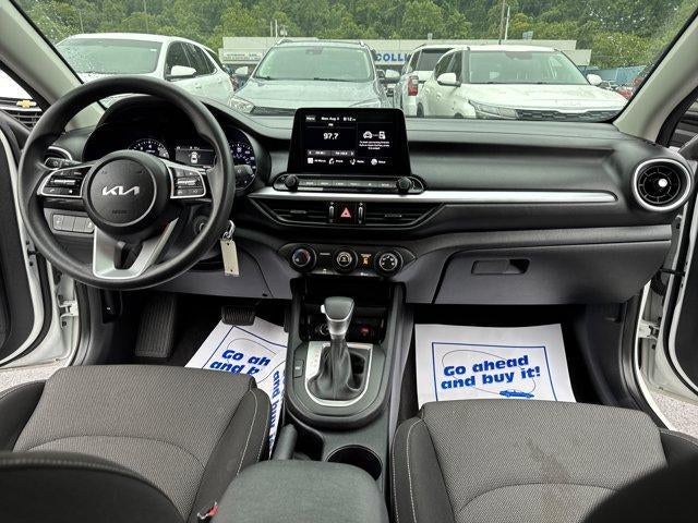 2024 Kia Forte LXS IVT