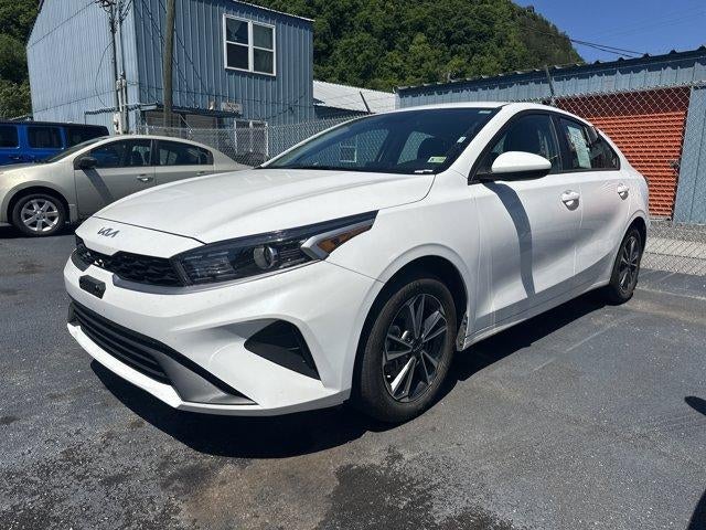 2024 Kia Forte LXS IVT