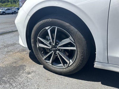 2024 Kia Forte LXS IVT