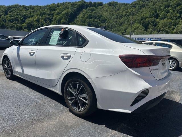 2024 Kia Forte LXS IVT