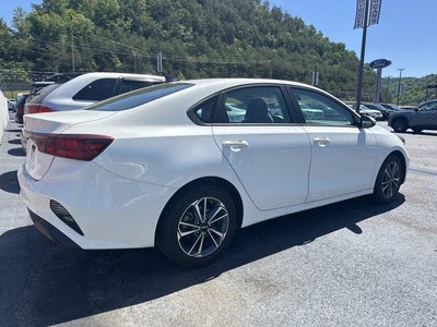 2024 Kia Forte LXS IVT