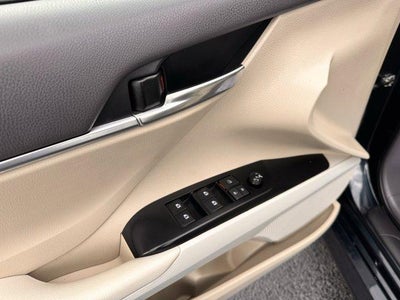 2020 Toyota Camry LE Auto (SE)