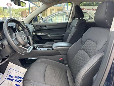 2025 Nissan Pathfinder SV 4WD