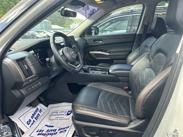 2023 Nissan Pathfinder Platinum 4WD