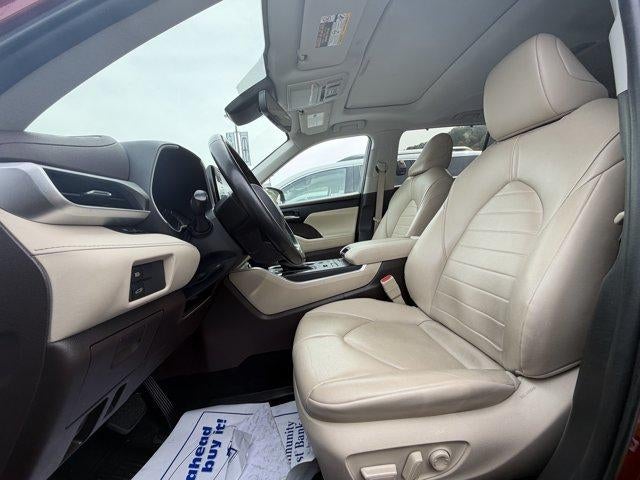 2022 Toyota Highlander XLE AWD (Natl)
