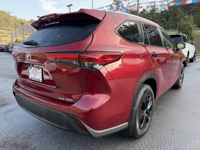 2022 Toyota Highlander XLE AWD (Natl)