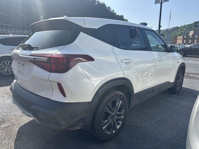 2023 Kia Seltos LX IVT AWD