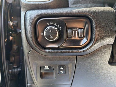 2019 RAM 1500 Laramie 4x4 Crew Cab 5'7" Box