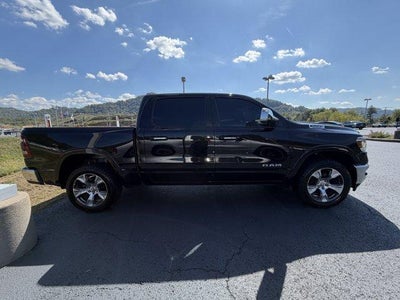 2019 RAM 1500 Laramie 4x4 Crew Cab 5'7" Box