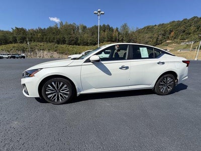 2023 Nissan Altima 2.5 SV AWD Sedan