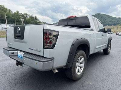 2010 Nissan Titan 4WD King Cab Short Bed SE
