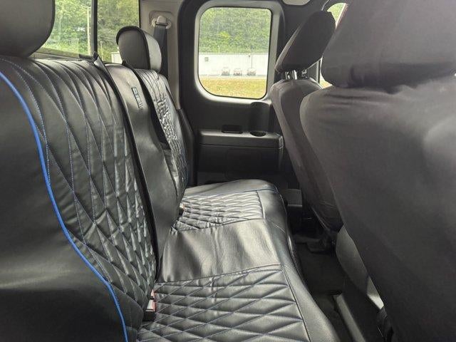 2010 Nissan Titan 4WD King Cab Short Bed SE