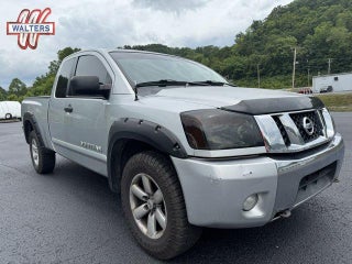 2010 Nissan Titan 4WD King Cab Short Bed SE