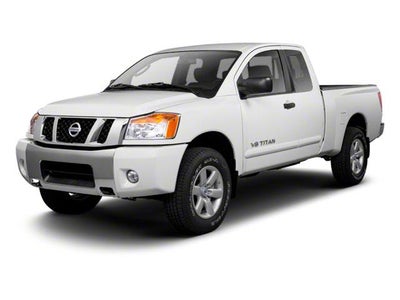 2010 Nissan Titan 4WD King Cab Short Bed SE