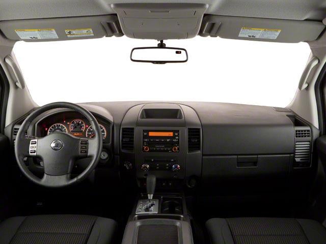 2010 Nissan Titan 4WD King Cab Short Bed SE